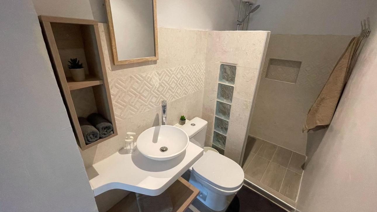 빌렘스타트 Whitehouse Boulevard, Close To Mambo Beach And City Centre 아파트 외부 사진