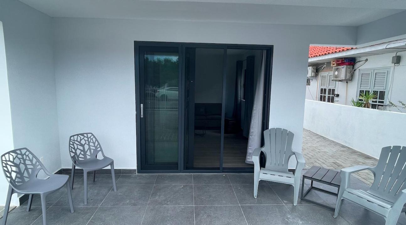 빌렘스타트 Whitehouse Boulevard, Close To Mambo Beach And City Centre 아파트 외부 사진